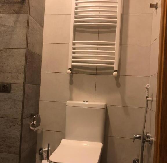 Economy Room, Cozy Guest House In Old Batumi