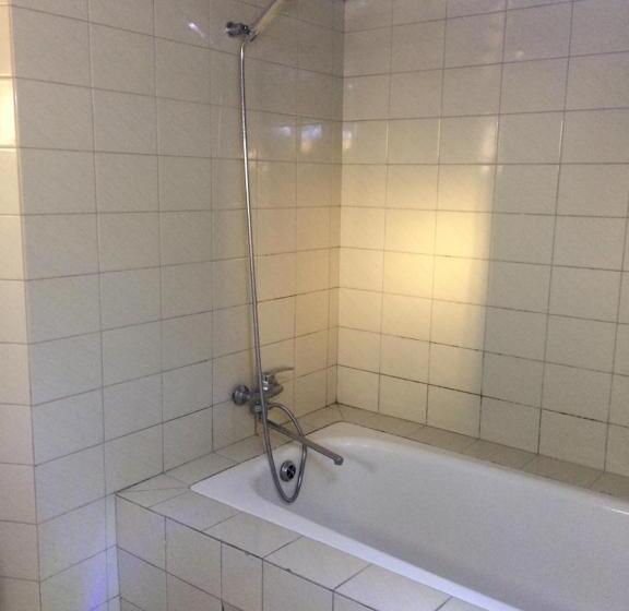 اتاق اکونومی, Cozy Guest House In Old Batumi