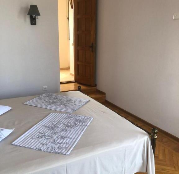 اتاق اکونومی, Cozy Guest House In Old Batumi