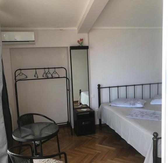 اتاق اکونومی, Cozy Guest House In Old Batumi
