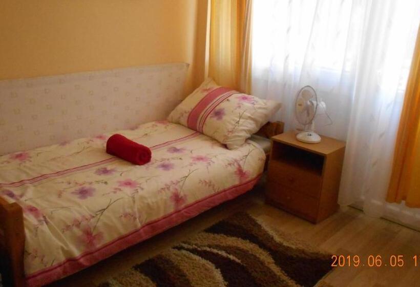 Трехместный Номер Стандарт Совместная Ванная, ádám Vendégház 2