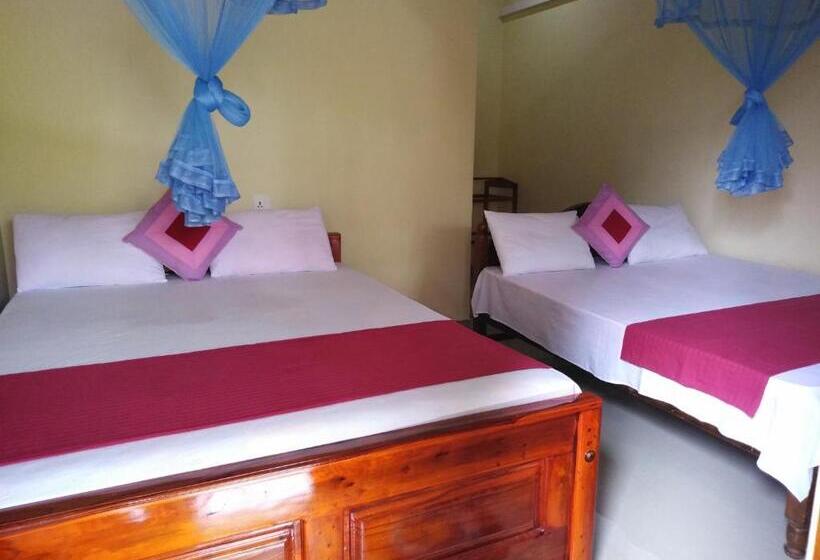 수피리어 패밀리 룸, Udesh Guest