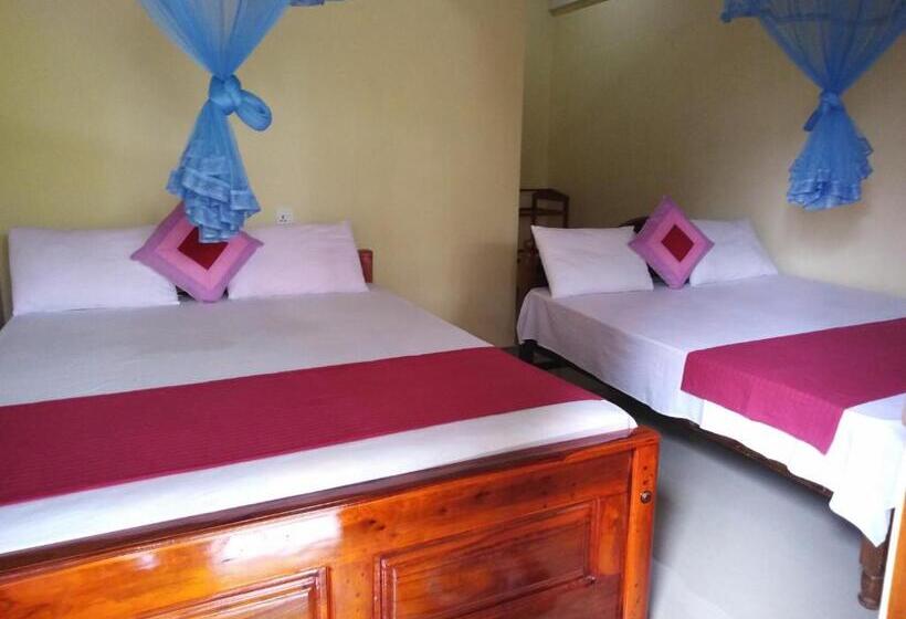 수피리어 패밀리 룸, Udesh Guest