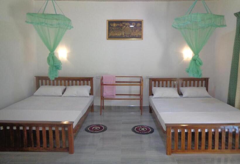 패밀리 룸 가든 전망, Udesh Guest