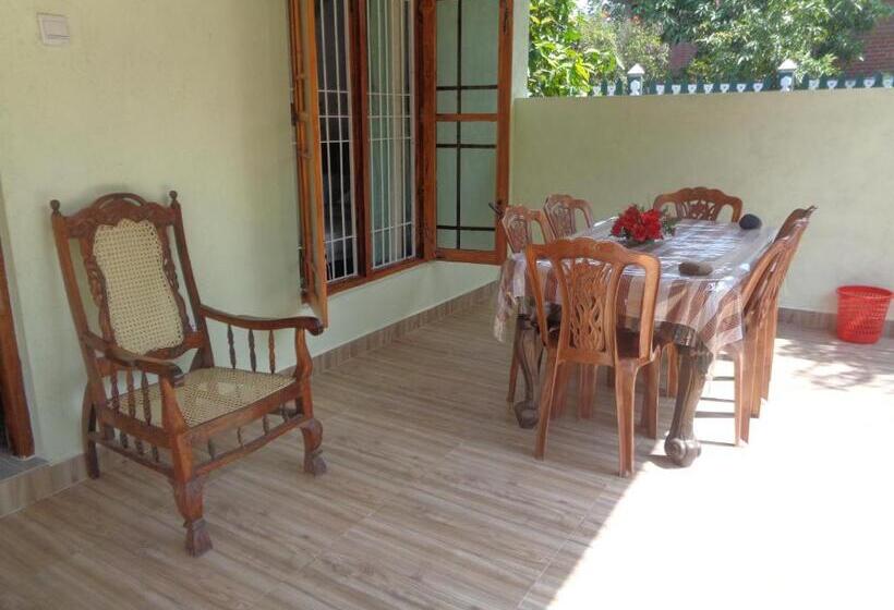 패밀리 룸 가든 전망, Udesh Guest