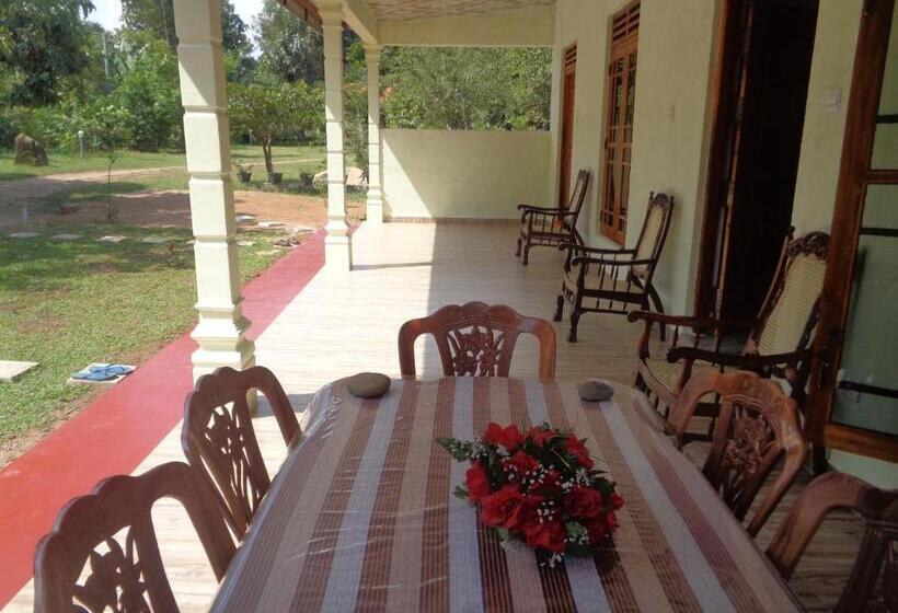 패밀리 룸 가든 전망, Udesh Guest