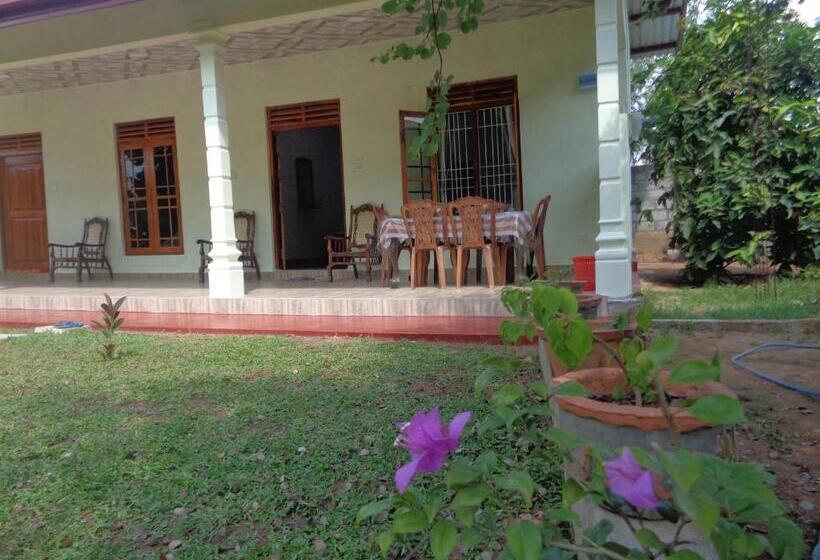 패밀리 룸 가든 전망, Udesh Guest