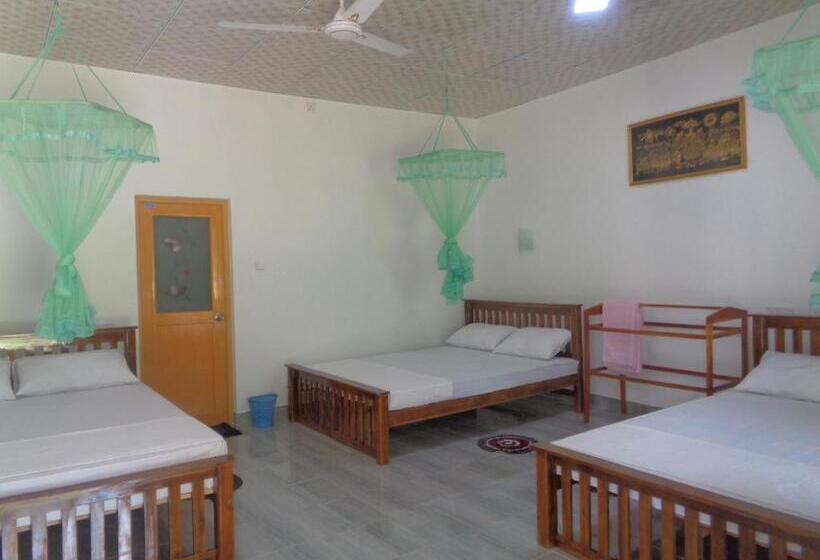 패밀리 룸 가든 전망, Udesh Guest