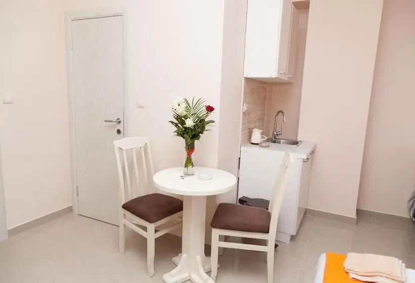 استودیوی استاندارد, Prenoćište Kovač