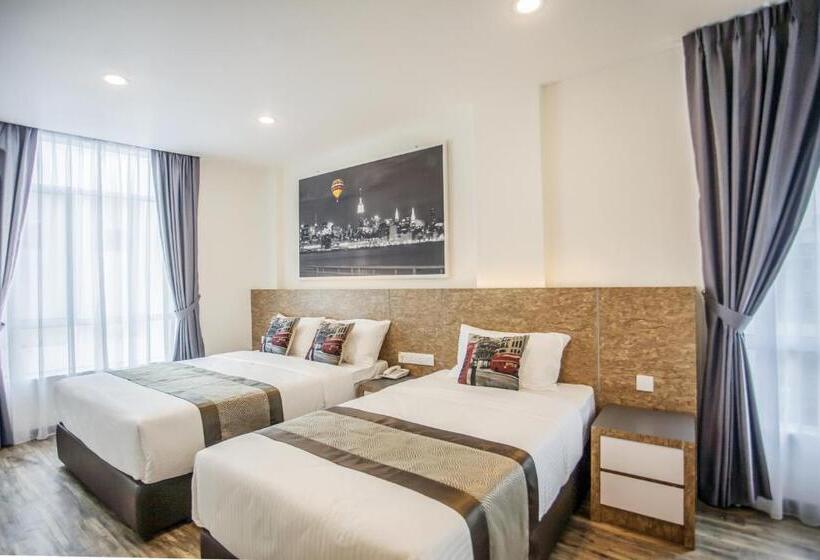 חדר דלוקס לשלושה, Natura