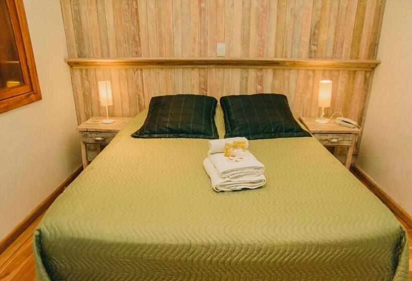 标准三人间, Espaço Tajj