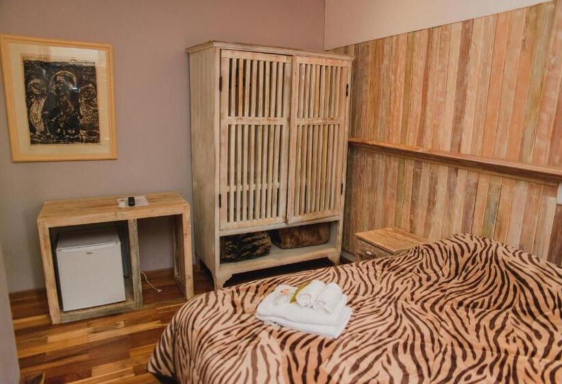 标准间, Espaço Tajj