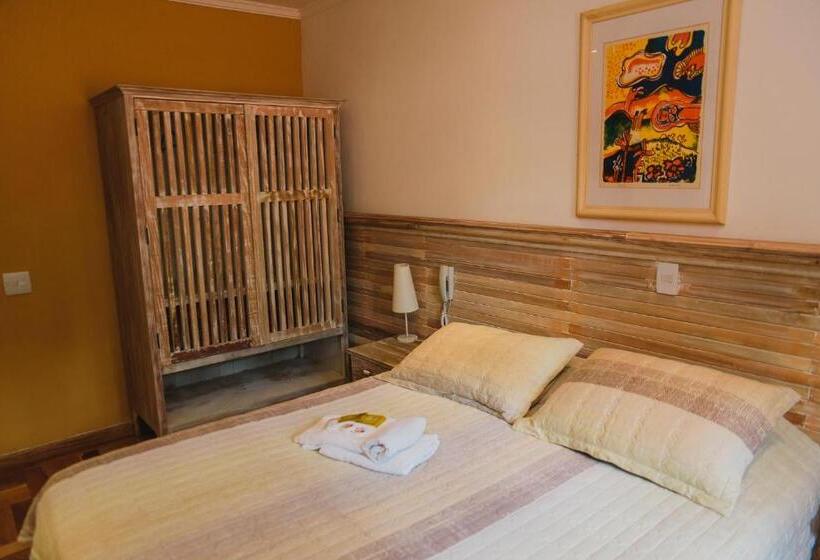 带特大床的豪华房间, Espaço Tajj