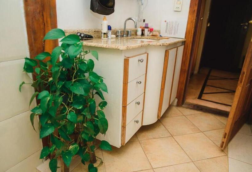 标准工作室带泳池景, Espaço Tajj