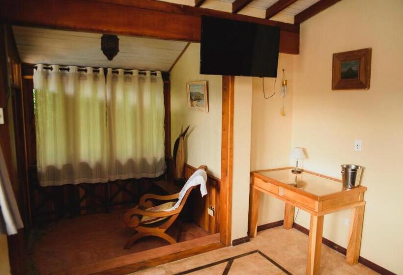 标准工作室带泳池景, Espaço Tajj