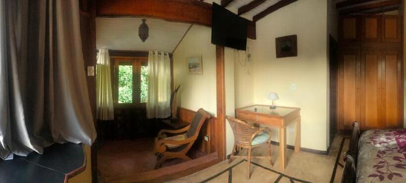 标准工作室带泳池景, Espaço Tajj