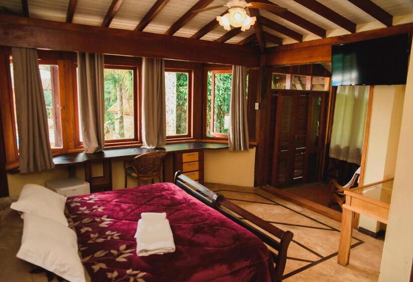 标准工作室带泳池景, Espaço Tajj