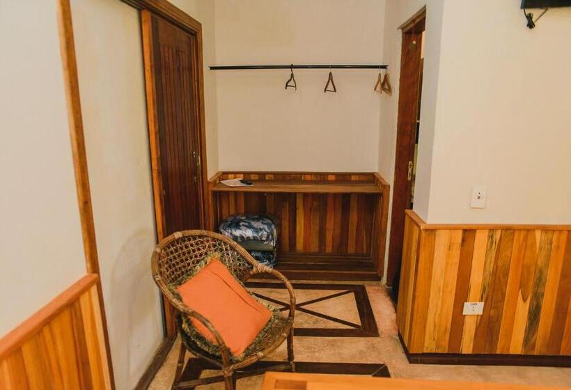 带花园景观的标准工作室, Espaço Tajj