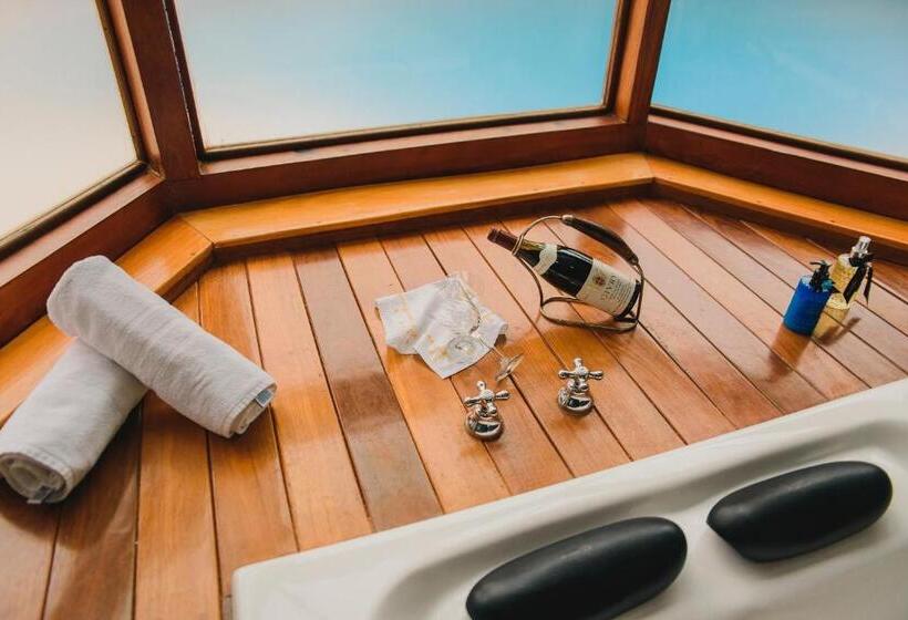 带皇后床的套间, Espaço Tajj