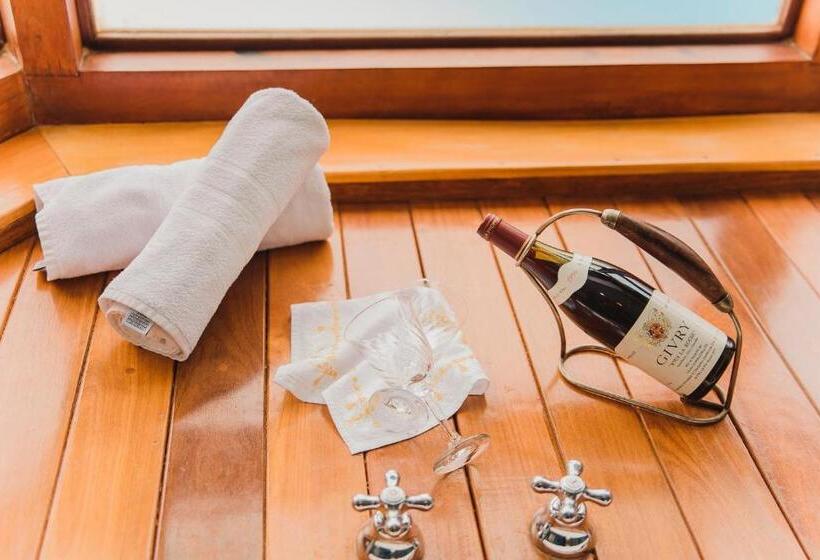 带皇后床的套间, Espaço Tajj