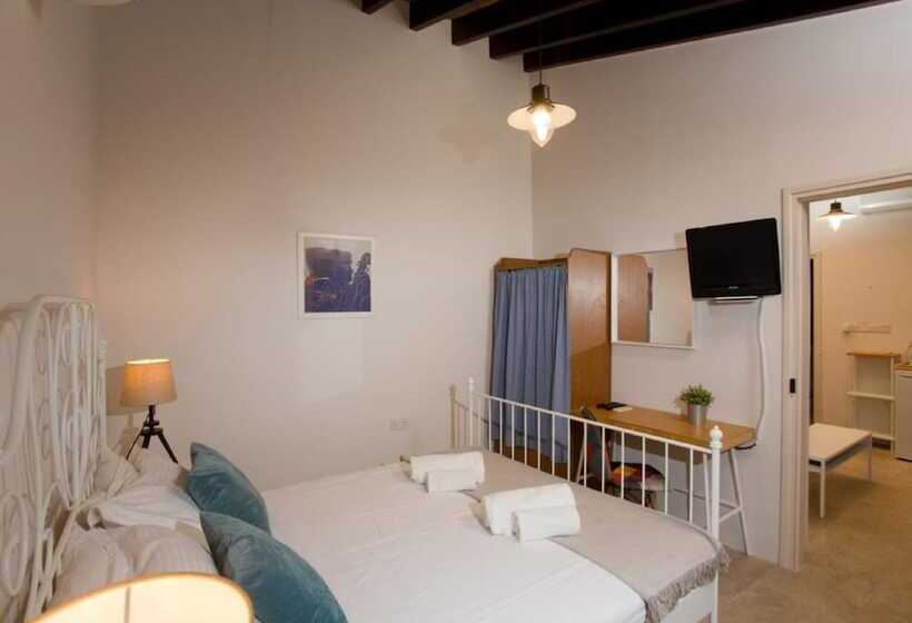 חדר סטנדרט לארבעה, Shongas Inn