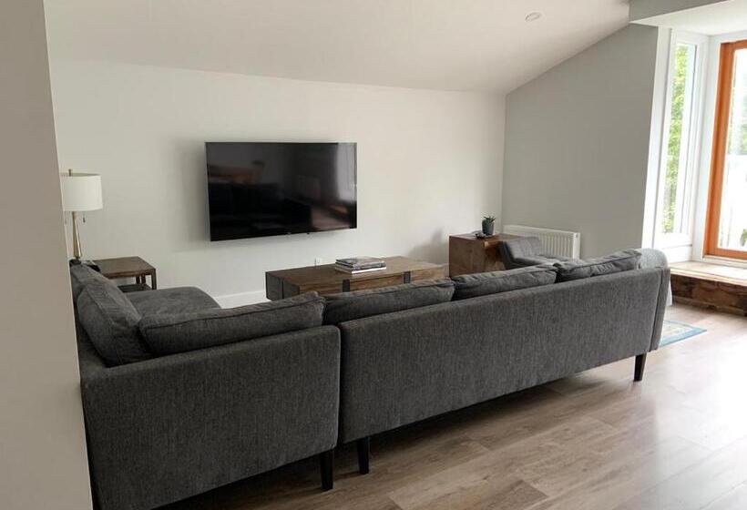 2 Bedrooms Apartment River View, South Landing Inn