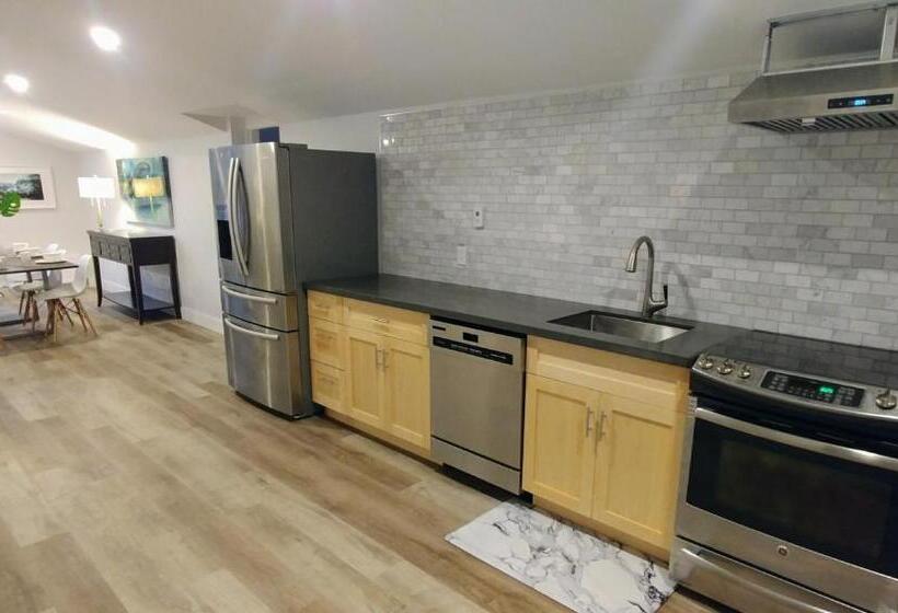 2 Bedrooms Apartment River View, South Landing Inn