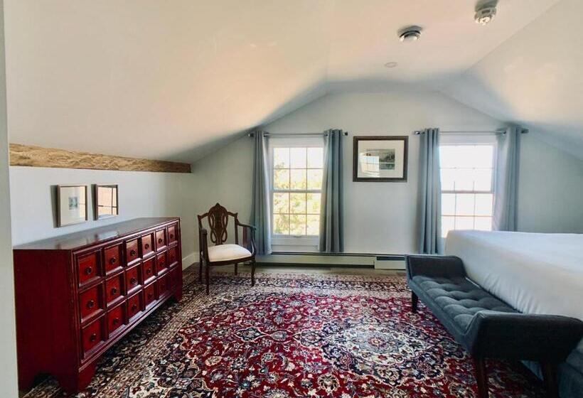 2 Bedrooms Apartment River View, South Landing Inn