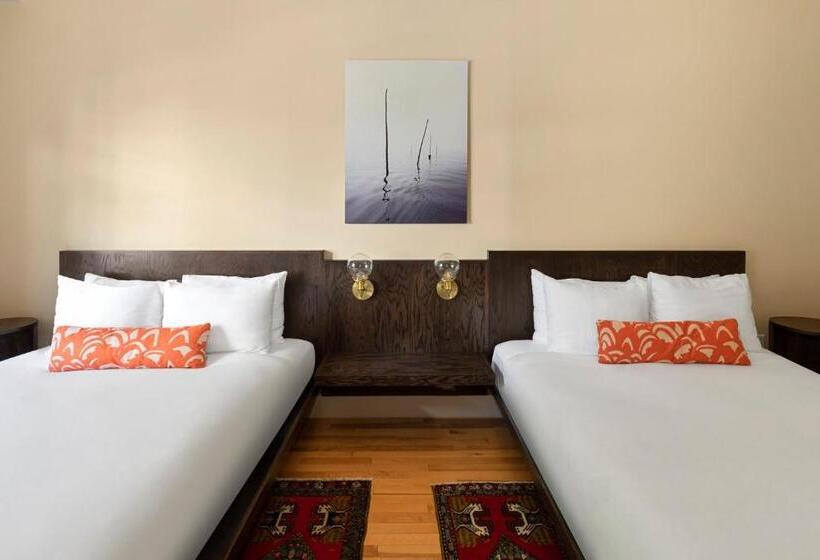 חדר סטנדרט, The Francis