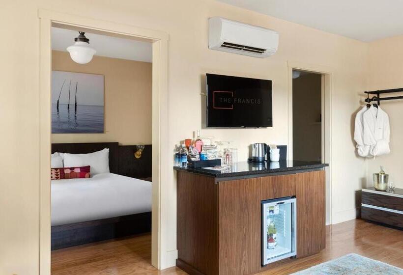 מיטת קינג בסוויטה, The Francis