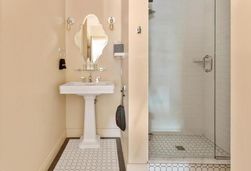 חדר סטנדרט עם מיטת קינג, The Francis