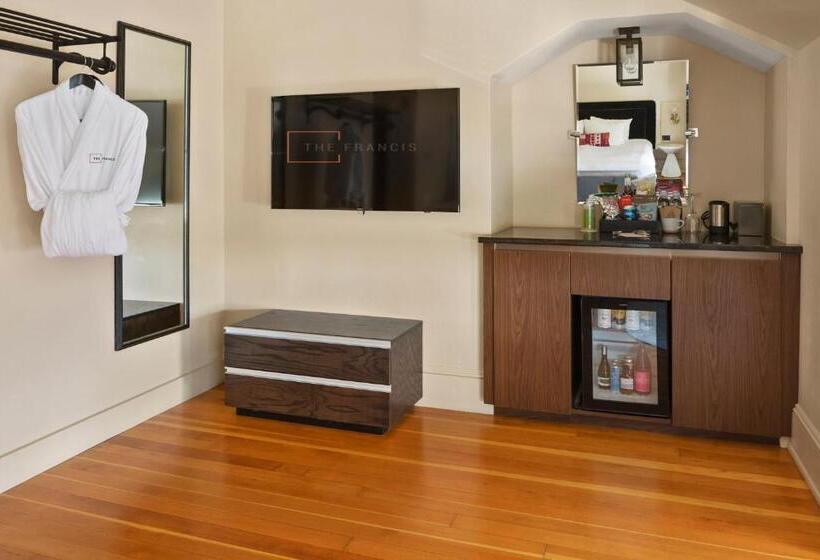 סוויטת ג'וניור, The Francis