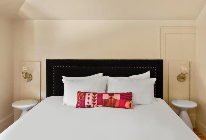 סוויטת ג'וניור, The Francis