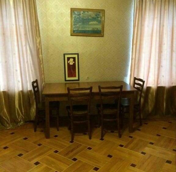 اتاق خانوادگی, Guesthouse Raisa