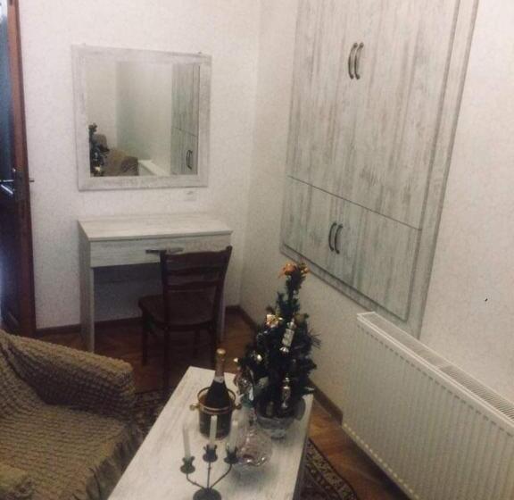 اتاق لوکس, Guesthouse Raisa