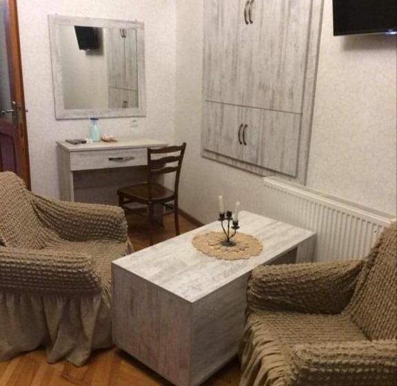 اتاق لوکس, Guesthouse Raisa