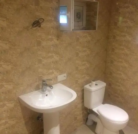 اتاق استاندارد چهار تخته, Guesthouse Raisa