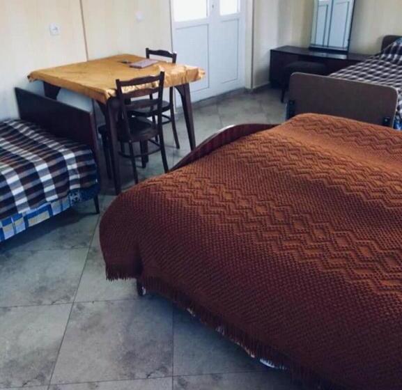 اتاق استاندارد چهار تخته, Guesthouse Raisa