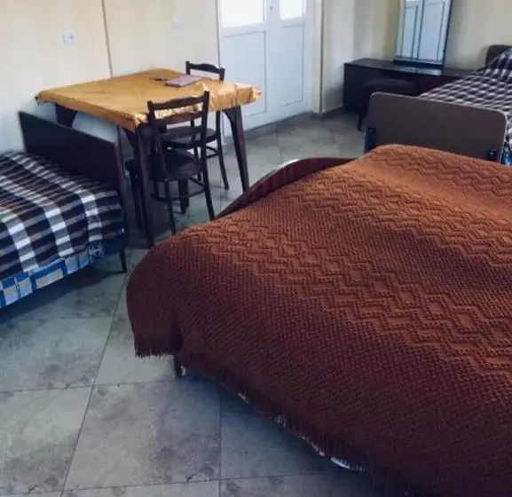 اتاق استاندارد چهار تخته, Guesthouse Raisa