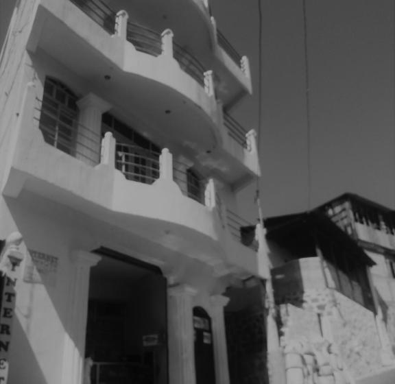 اتاق استاندارد, Don Chema