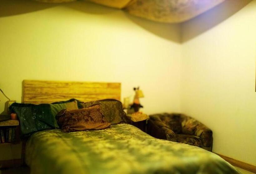 اتاق خانوادگی, La Poza Del Pato