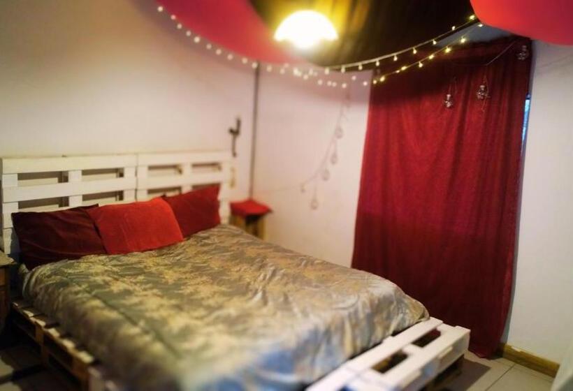 اتاق لوکس خانوادگی, La Poza Del Pato