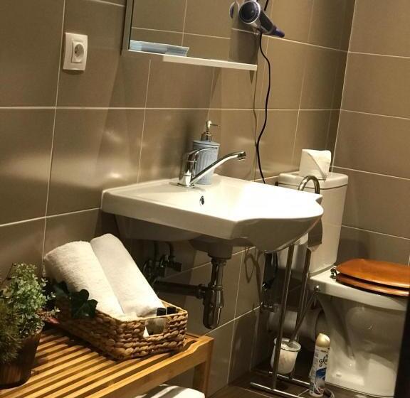 Номер Стандарт Вид на Озеро, Mala Narnia