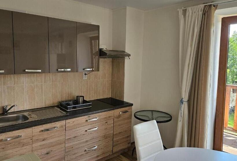 Семейный Номер, Mala Narnia