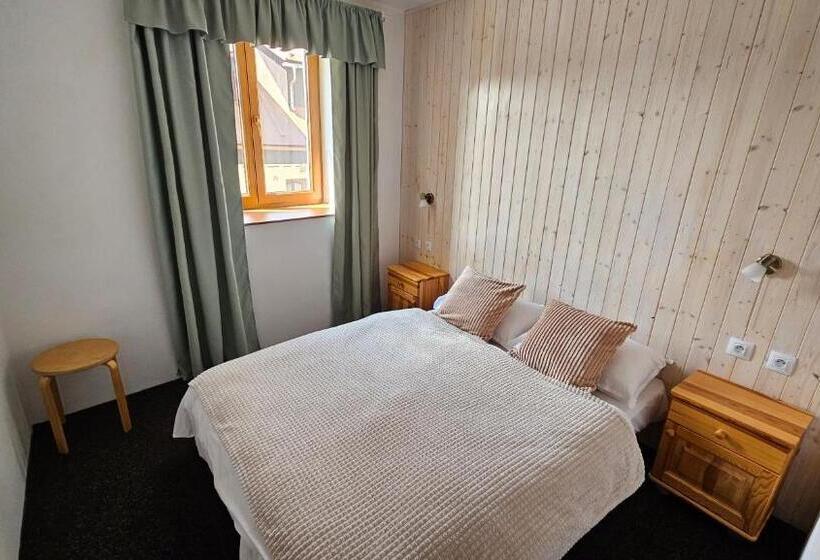 Семейный Номер, Mala Narnia