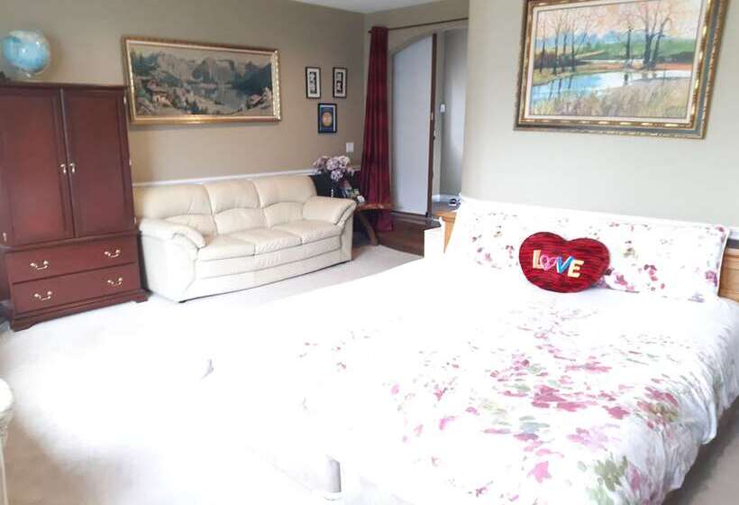 חדר ביזנס, Lake View House