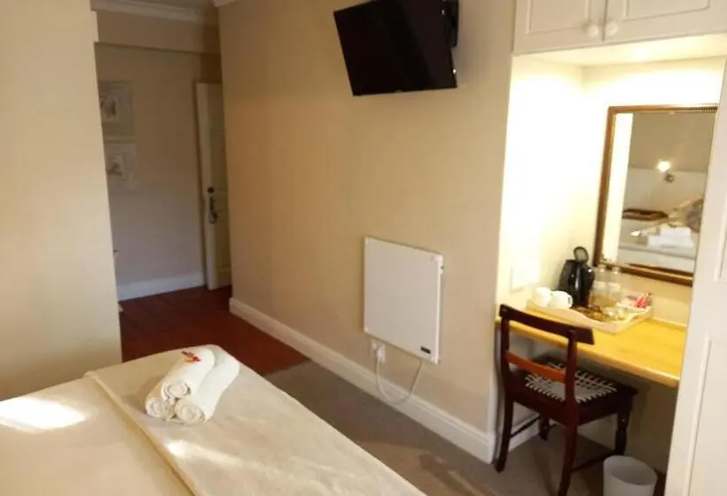 スタンダードルーム, 137 High Street Guest House