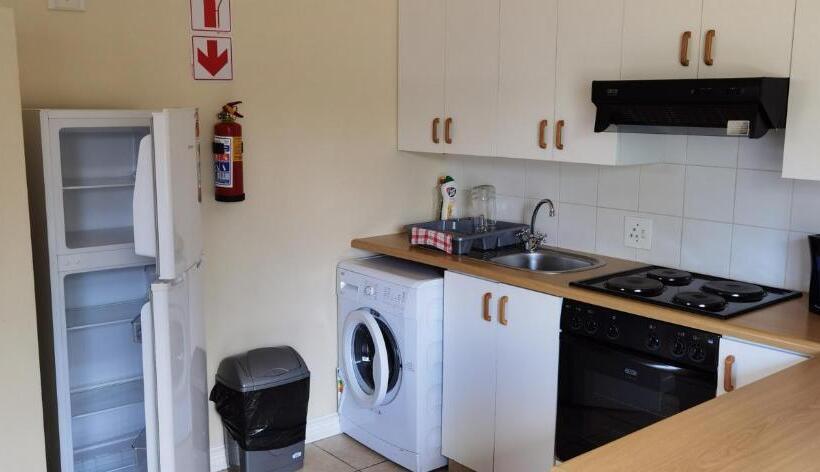 آپارتمان 1 خوابه, 137 High Street Guest House