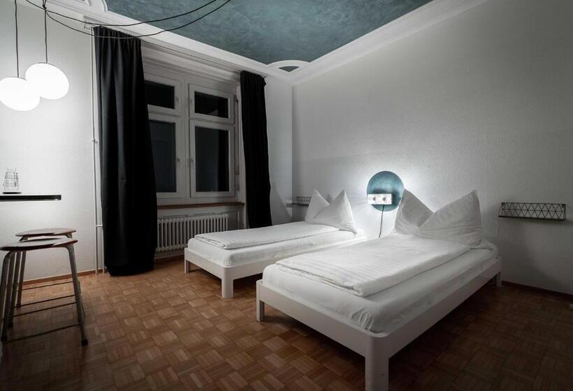 اتاق استاندارد با سرویس بهداشتی مشترک, Gasthaus Zum Guten Glück