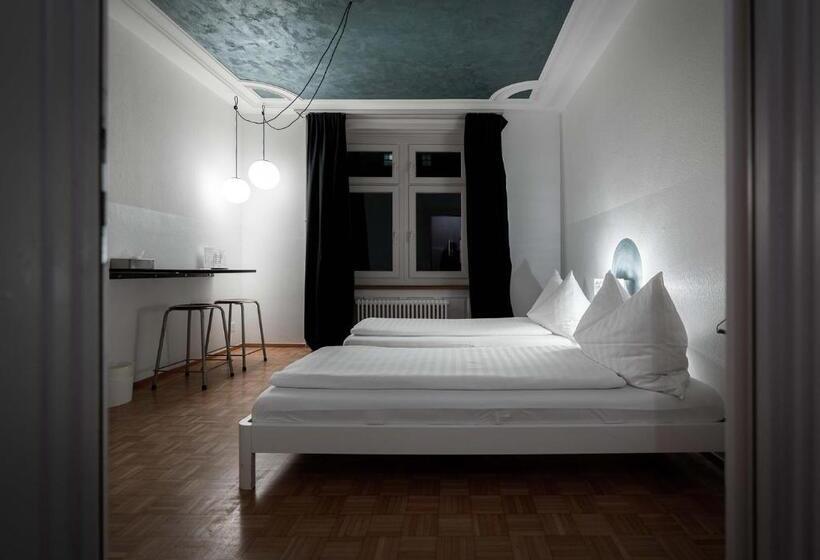 اتاق استاندارد با سرویس بهداشتی مشترک, Gasthaus Zum Guten Glück